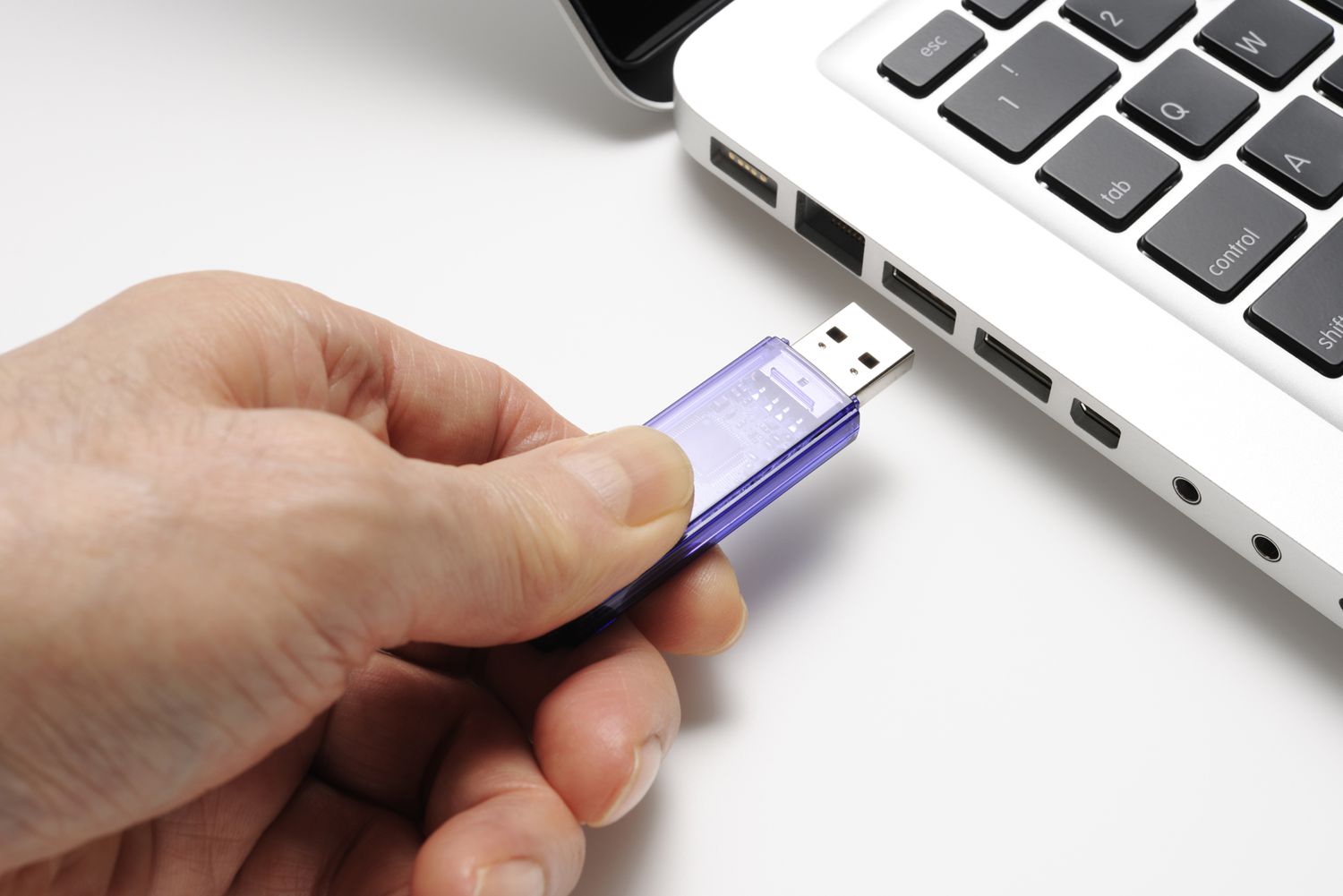 what is a usb flash drive